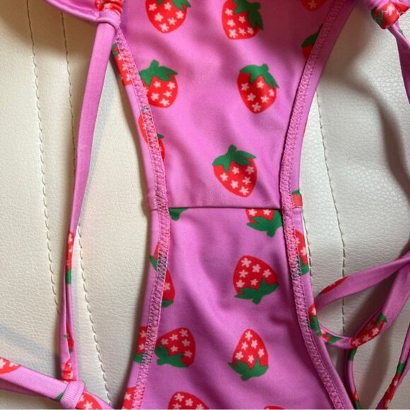 NWT Strawberry Milk Mob Fragola Bikini Top XXL Bottoms L - Picture 12 of 14